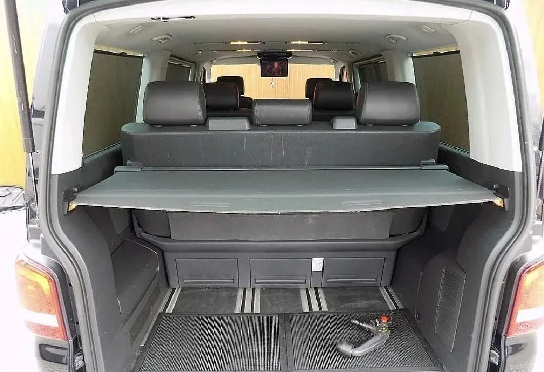 Volkswagen Multivan 9