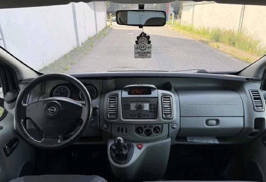 Opel Vivaro 2.5 Diesel 5