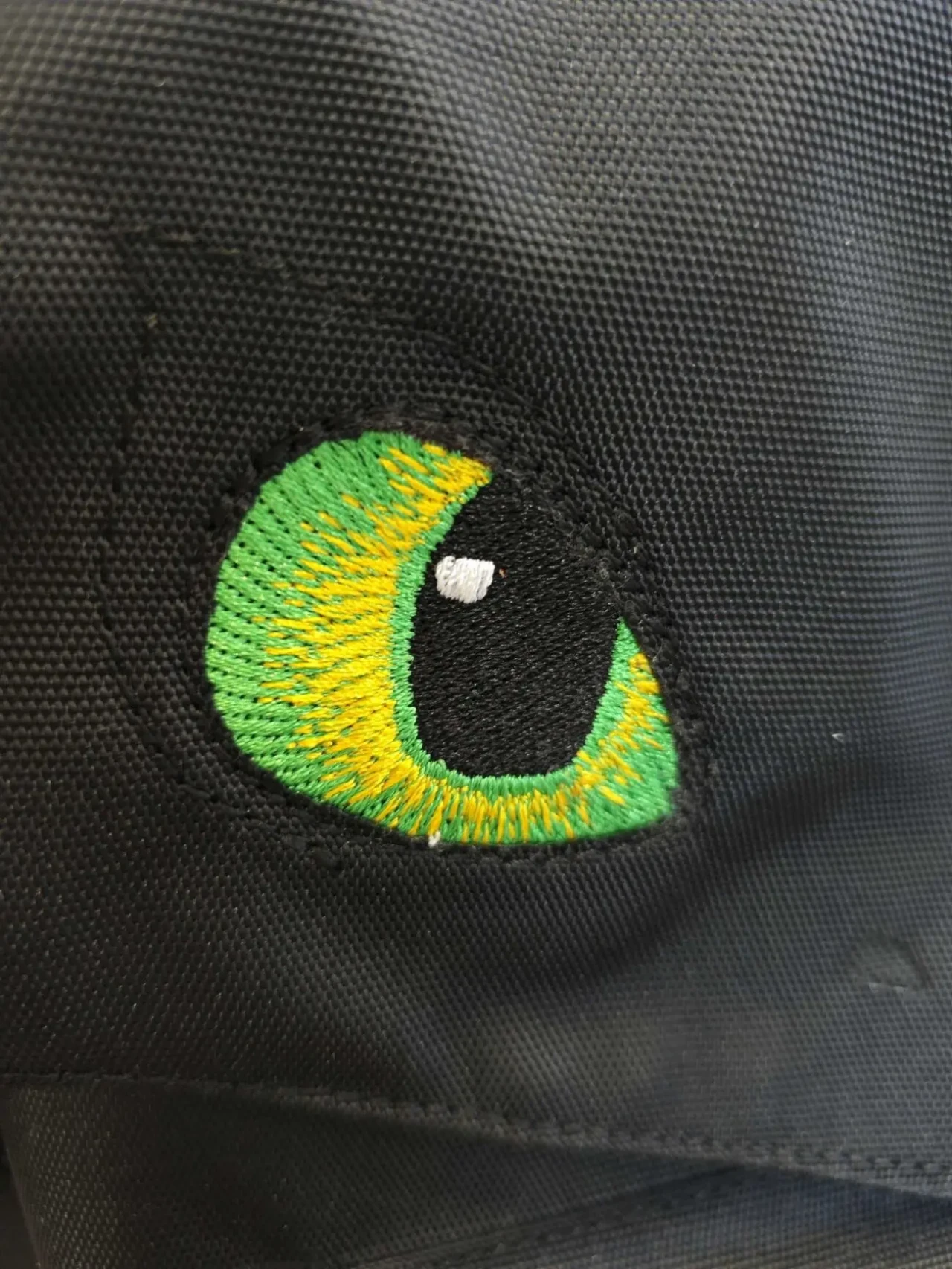 продам рюкзак "" Беззубик" (Ночная фурия) 4