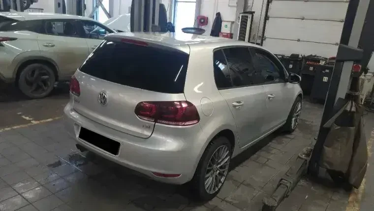 Volkswagen Golf 2