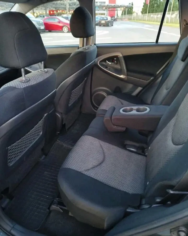 Toyota Rav 4 6