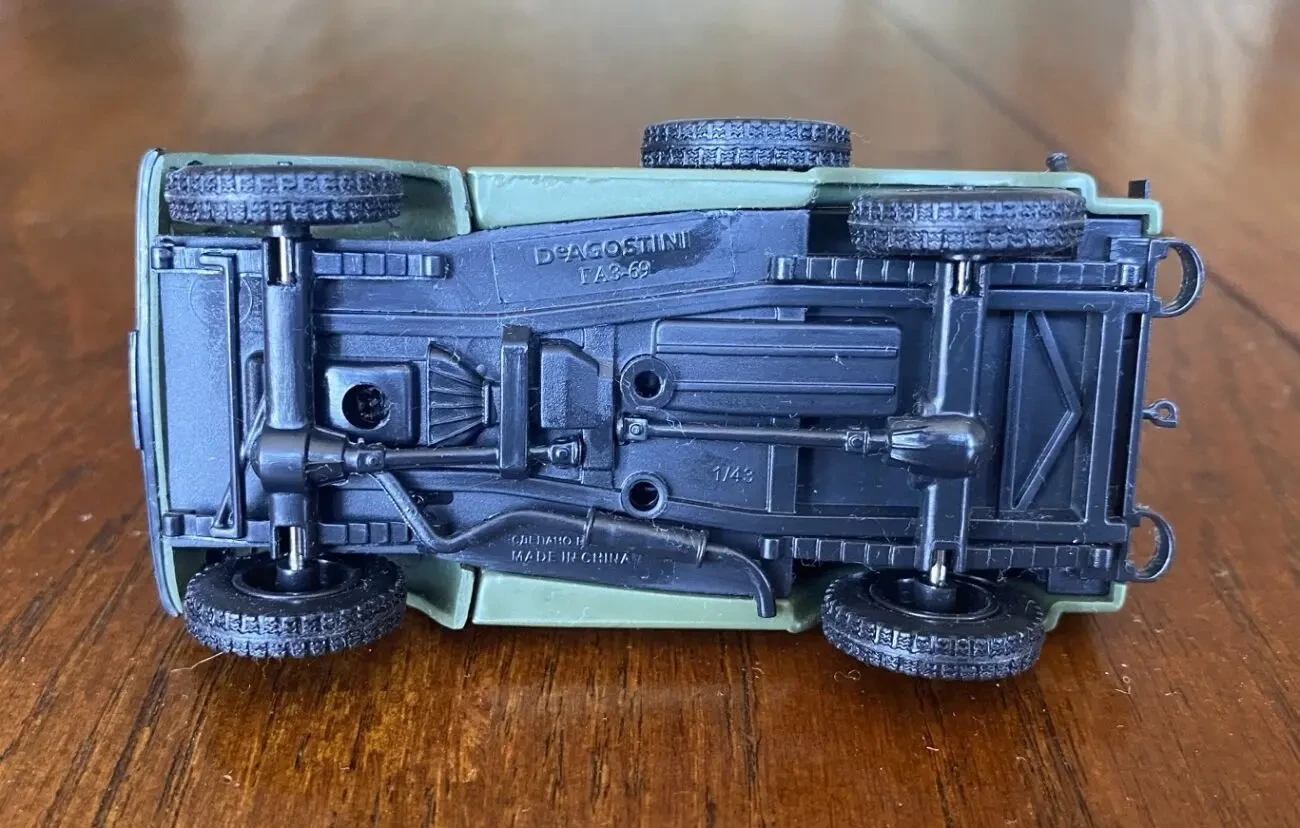 Модель автомобиля газ-69 1:43 Deagostini 8
