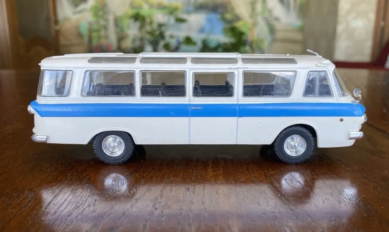 Игрушка модель автомобиля ЗиЛ-118 Юность 1:43 Deagostini 4