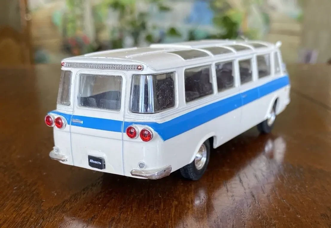 Игрушка модель автомобиля ЗиЛ-118 Юность 1:43 Deagostini 5
