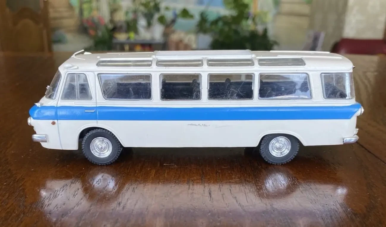 Игрушка модель автомобиля ЗиЛ-118 Юность 1:43 Deagostini 7