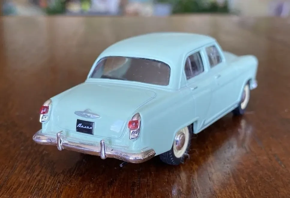 Игрушка модель автомобиля газ-21и Волга 1:43 Deagostini 5