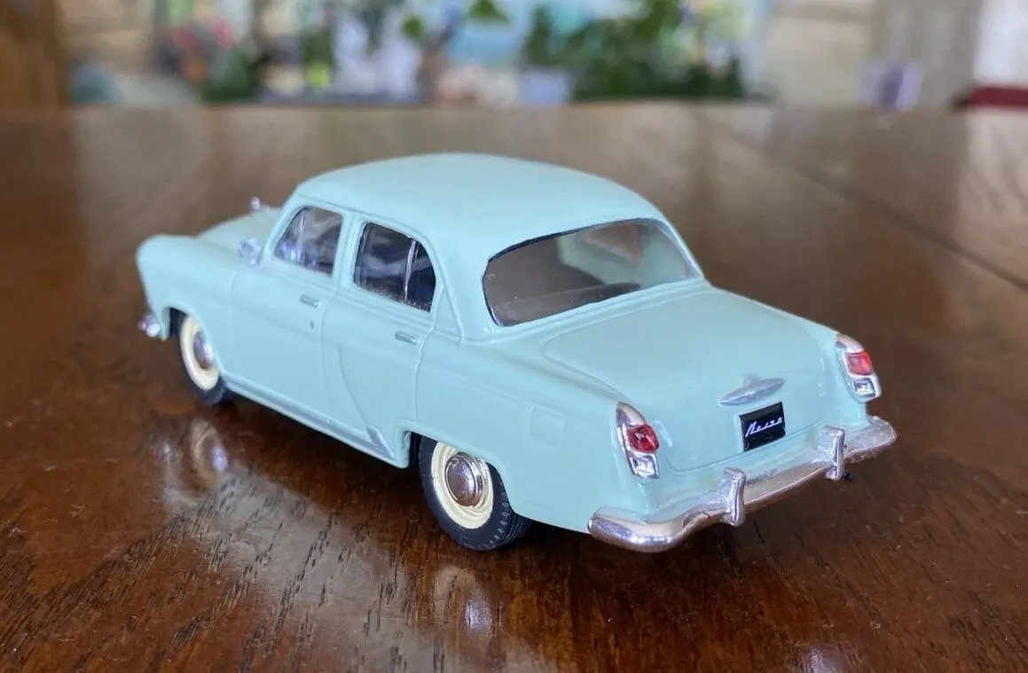 Игрушка модель автомобиля газ-21и Волга 1:43 Deagostini 6