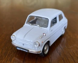 Игрушка модель автомобиля заз-965а Запорожец 1:43 Deagostini
