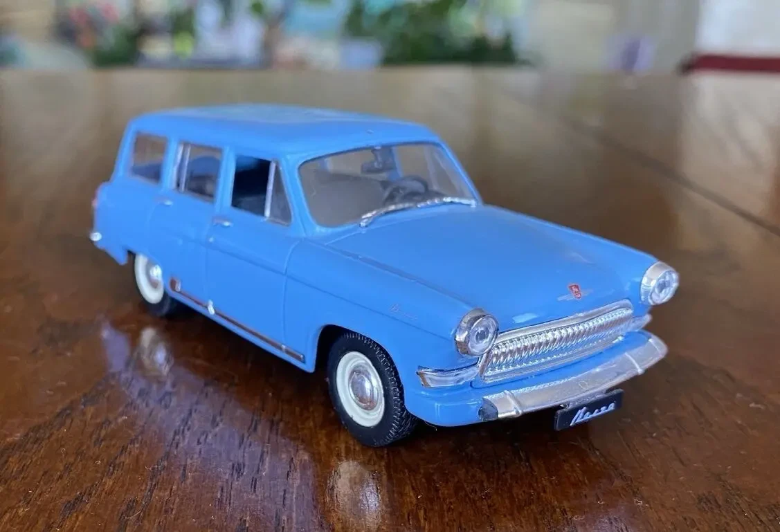 Игрушка модель автомобиля газ-22 Волга 1:43 Deagostini 3