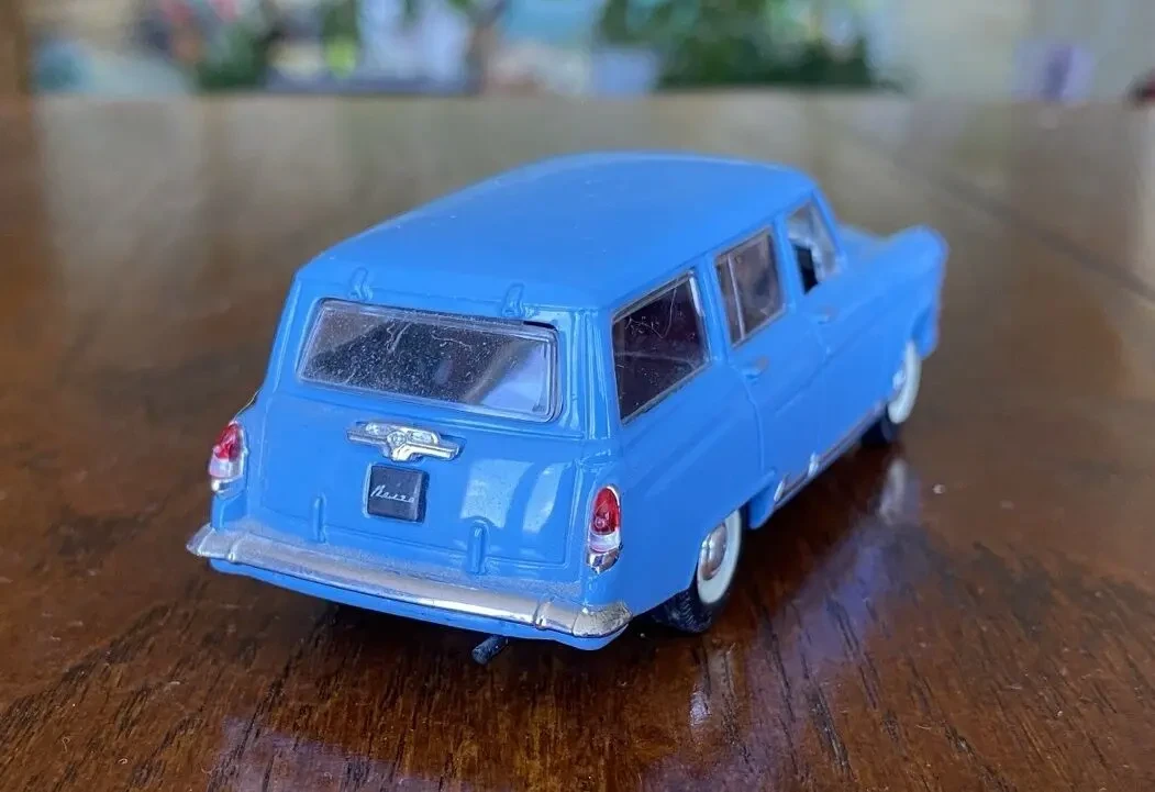 Игрушка модель автомобиля газ-22 Волга 1:43 Deagostini 5
