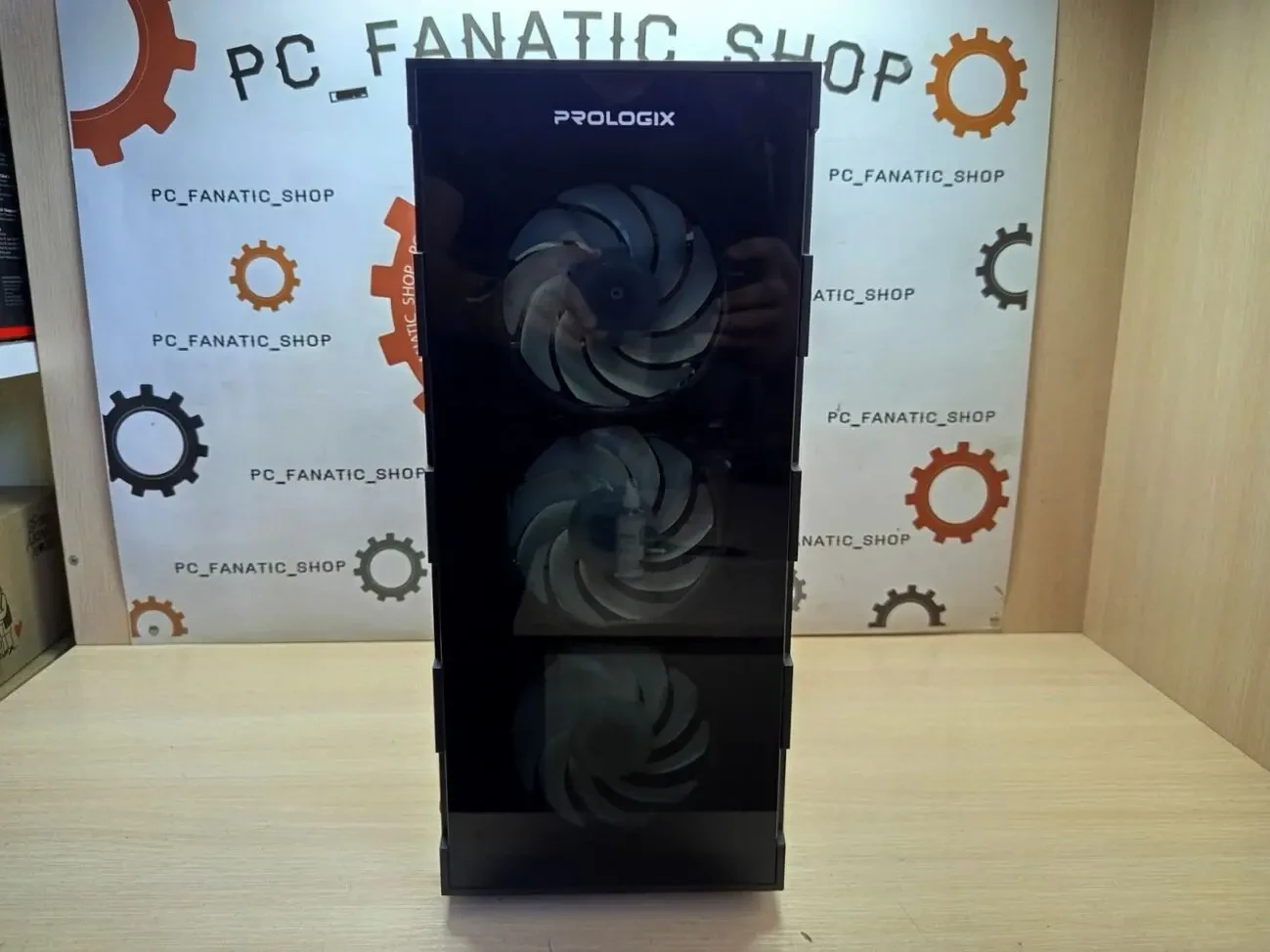 Корпус Prologix E114 Tempered Glass Black 2