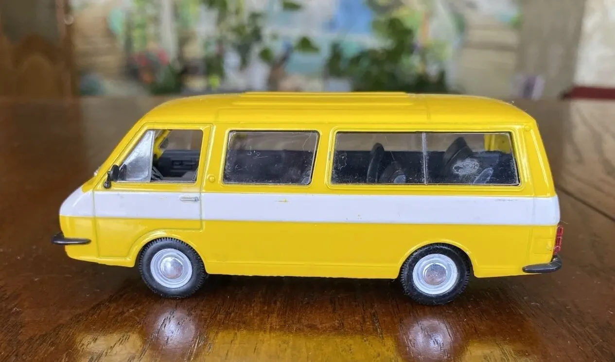 Игрушка модель автомобиля раф-2203 Латвия 1:43 Deagostini 7