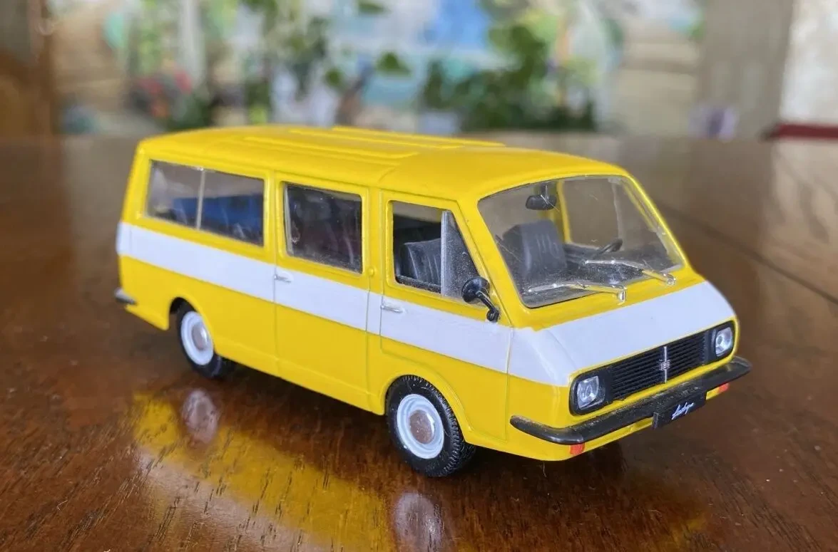 Игрушка модель автомобиля раф-2203 Латвия 1:43 Deagostini 3