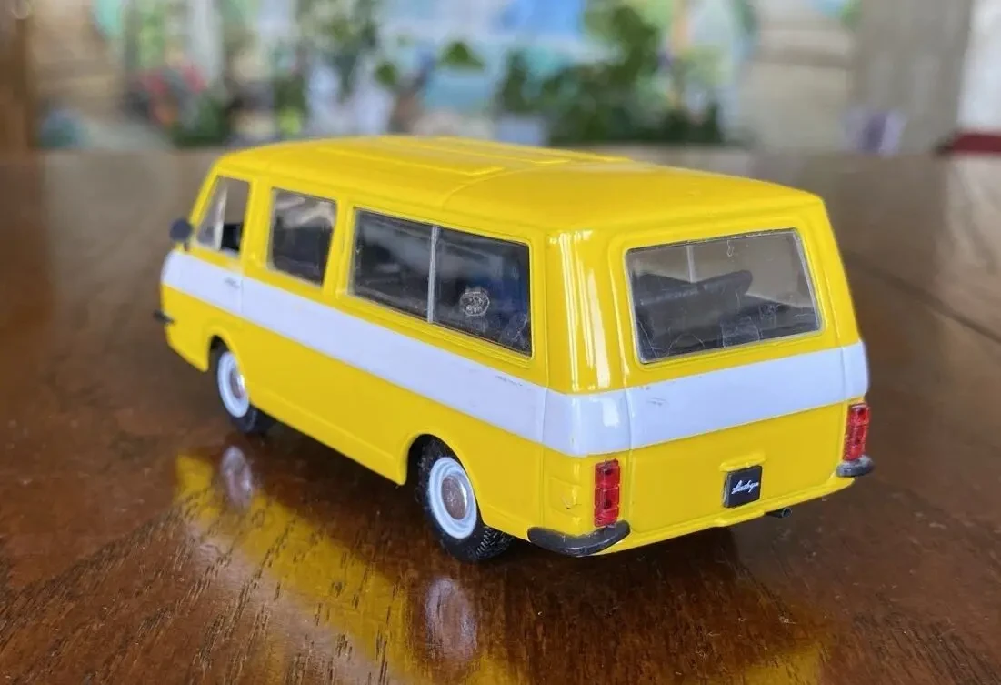 Игрушка модель автомобиля раф-2203 Латвия 1:43 Deagostini 6