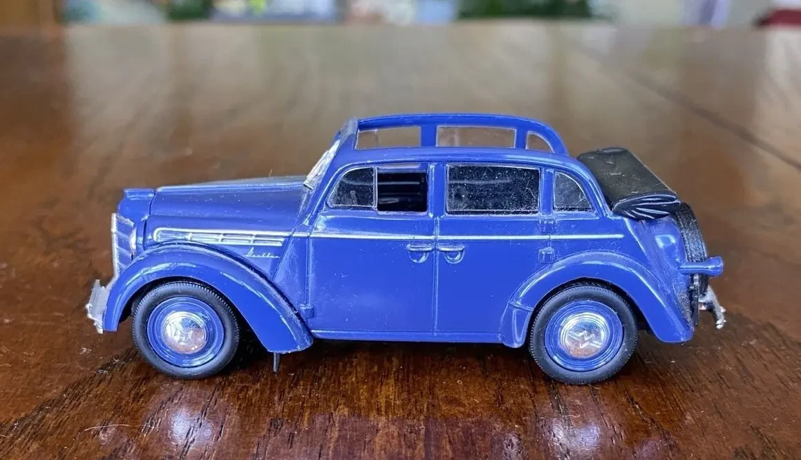 Игрушка модель автомобиля Москвич-400-420А 1:43 Deagostini 7