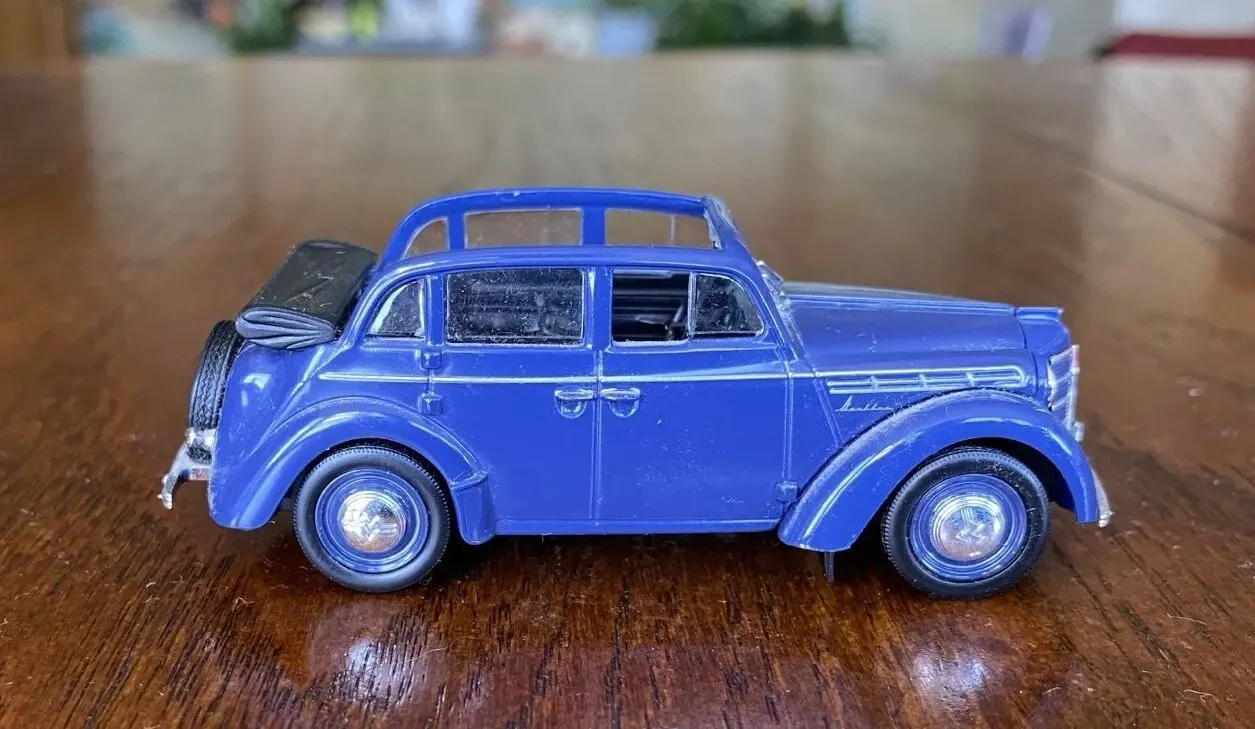 Игрушка модель автомобиля Москвич-400-420А 1:43 Deagostini 4