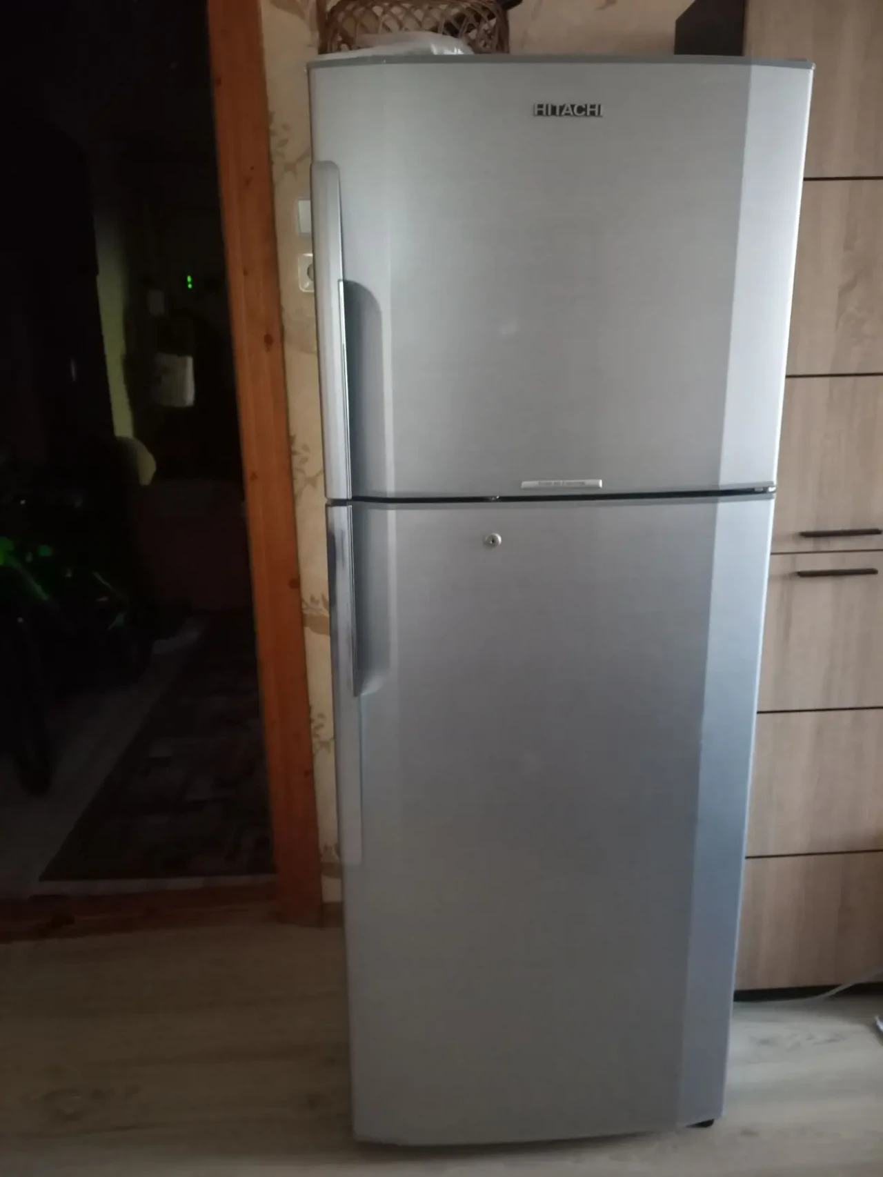Продам холодильник