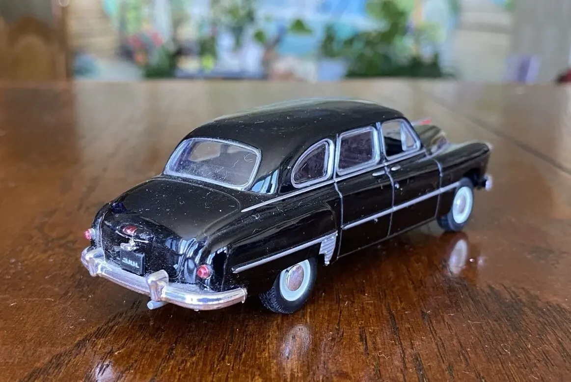 Игрушка модель автомобиля ЗиМ-12 (газ-12) 1:43 Deagostini 5