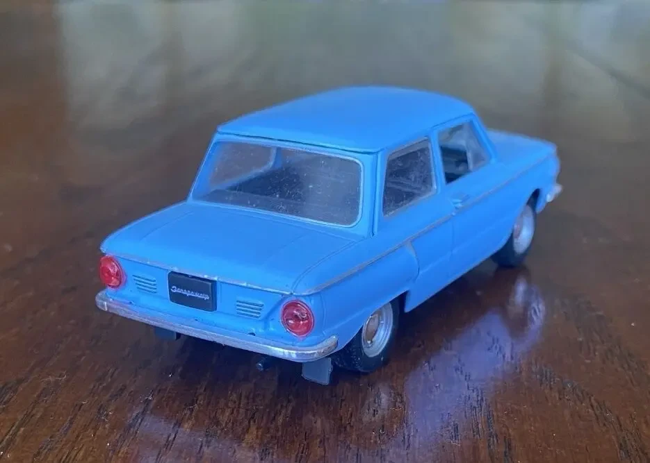 Игрушка модель автомобиля заз-968 1:43 Deagostini 5