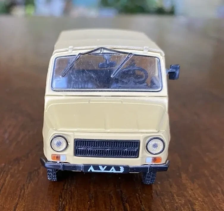 Игрушка модель автомобиля ЛуАЗ-969М Волынь 1:43 Deagostini 2
