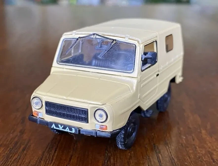 Игрушка модель автомобиля ЛуАЗ-969М Волынь 1:43 Deagostini