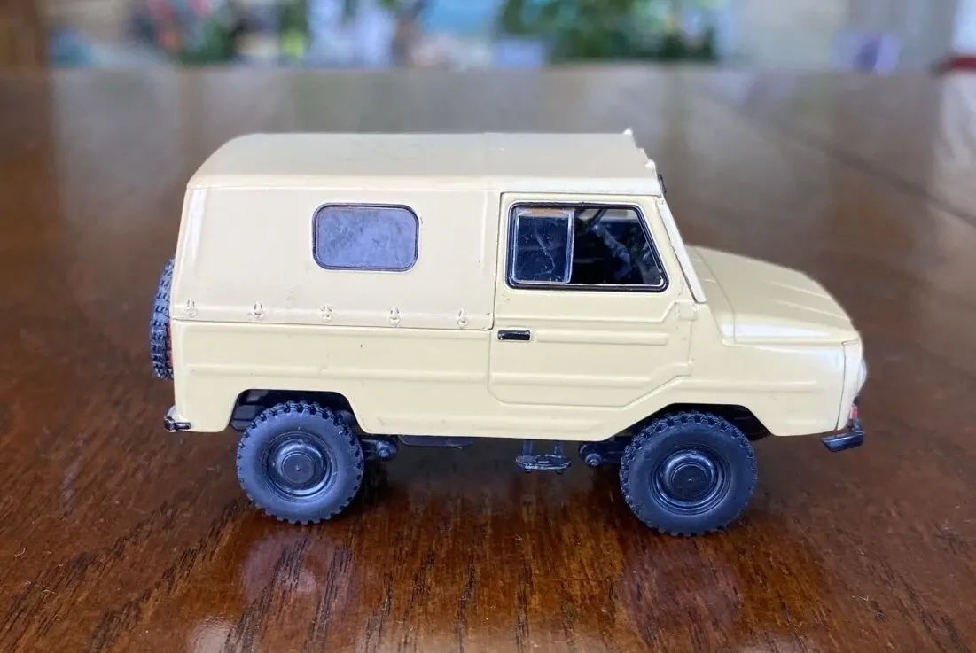 Игрушка модель автомобиля ЛуАЗ-969М Волынь 1:43 Deagostini 4