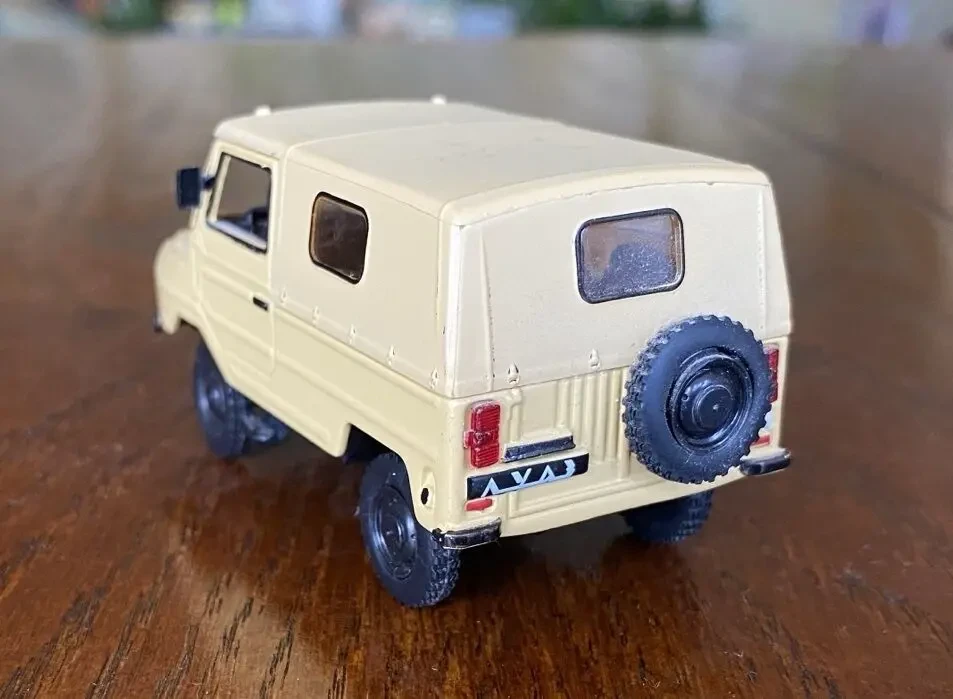 Игрушка модель автомобиля ЛуАЗ-969М Волынь 1:43 Deagostini 6