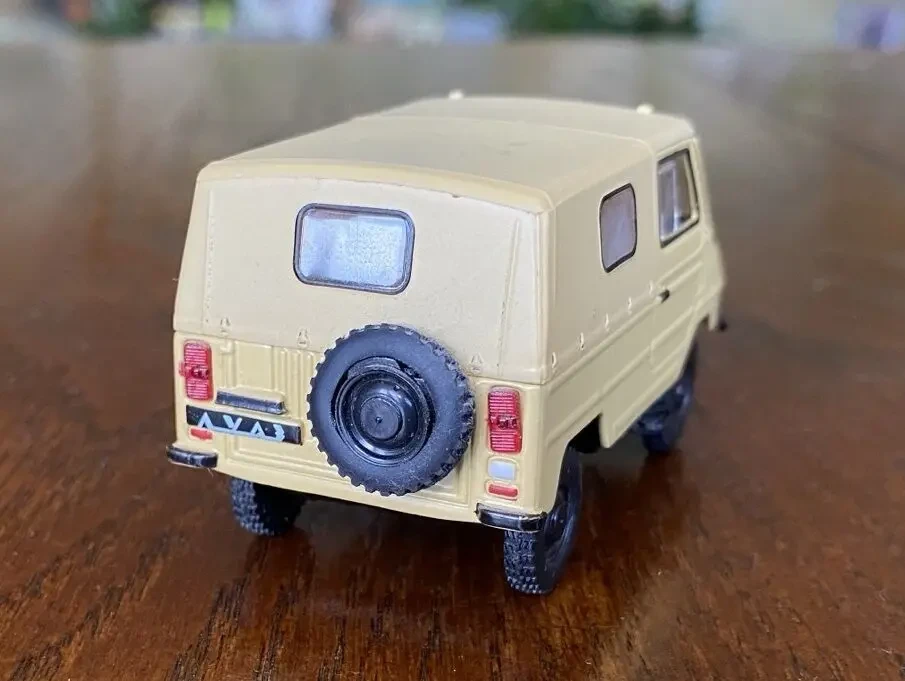 Игрушка модель автомобиля ЛуАЗ-969М Волынь 1:43 Deagostini 5
