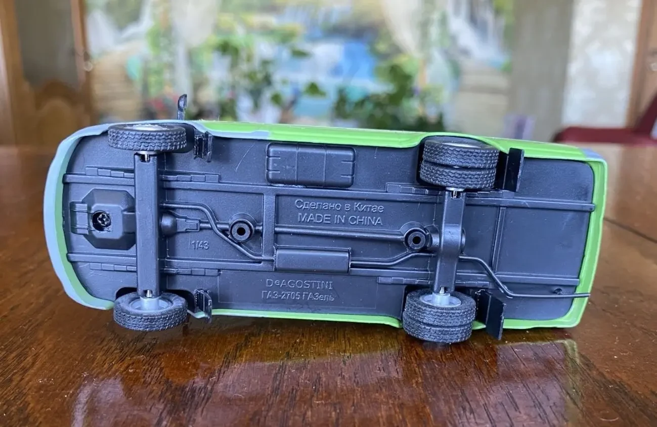 Игрушка модель автомобиля газ-2705 Газель 1:43 Deagostini 8