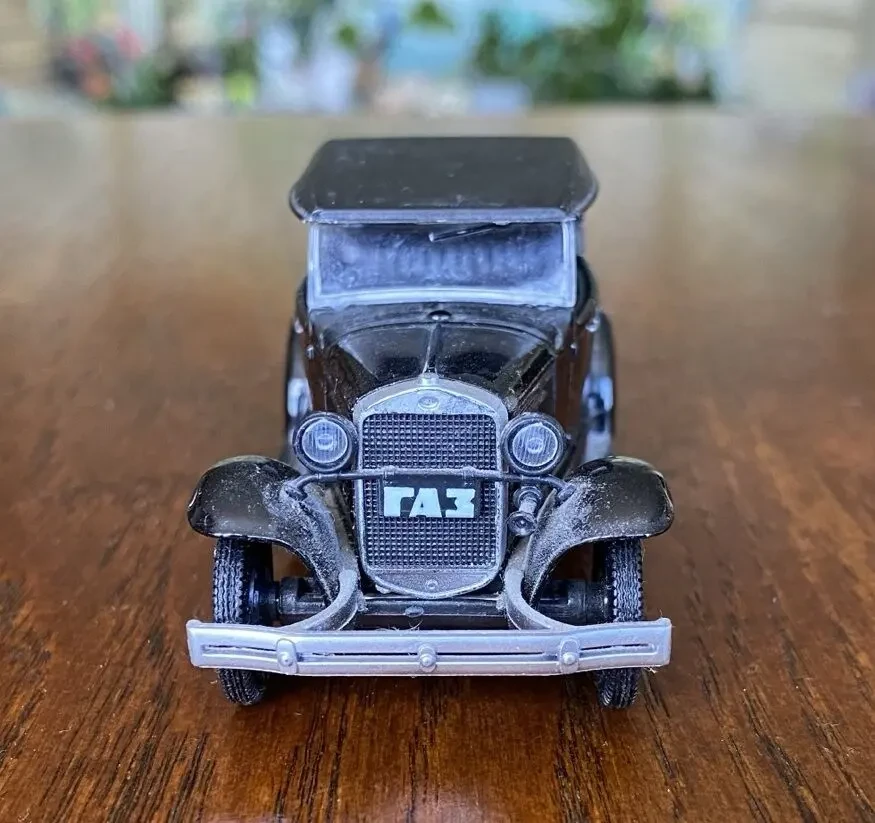 Игрушка модель автомобиля газ-а 1:43 Deagostini 2