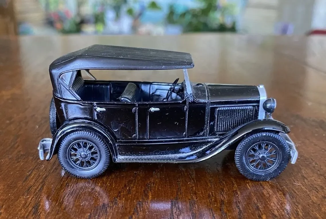 Игрушка модель автомобиля газ-а 1:43 Deagostini 4