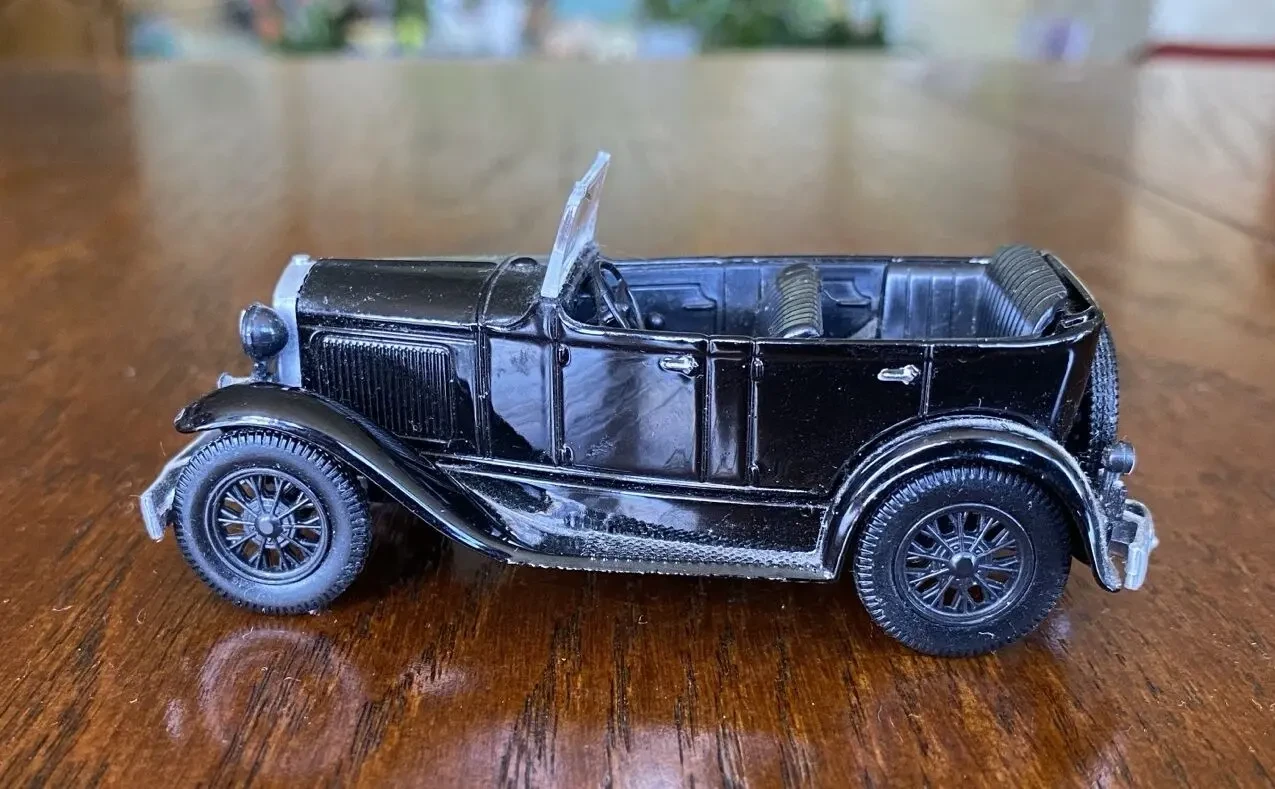 Игрушка модель автомобиля газ-а 1:43 Deagostini 7