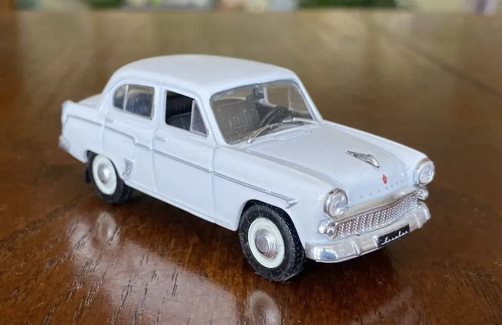 Игрушка модель автомобиля Москвич-403 1:43 Deagostini 3
