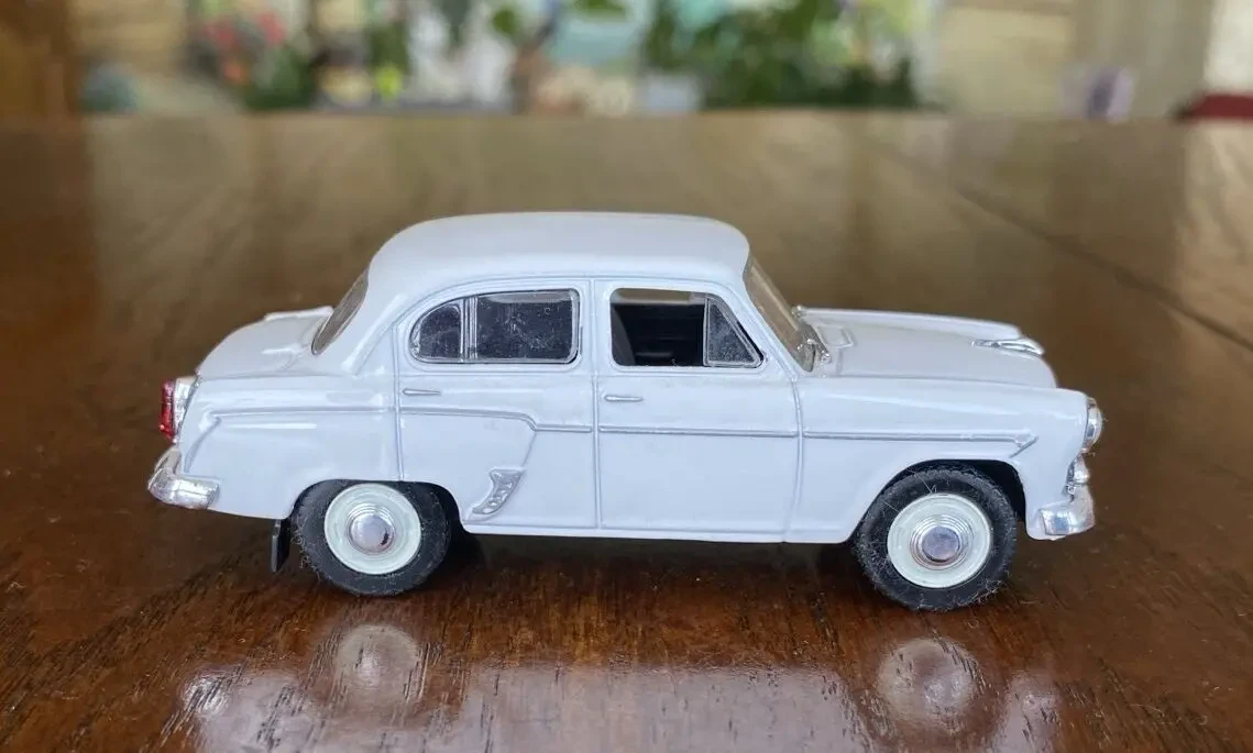 Игрушка модель автомобиля Москвич-403 1:43 Deagostini 4