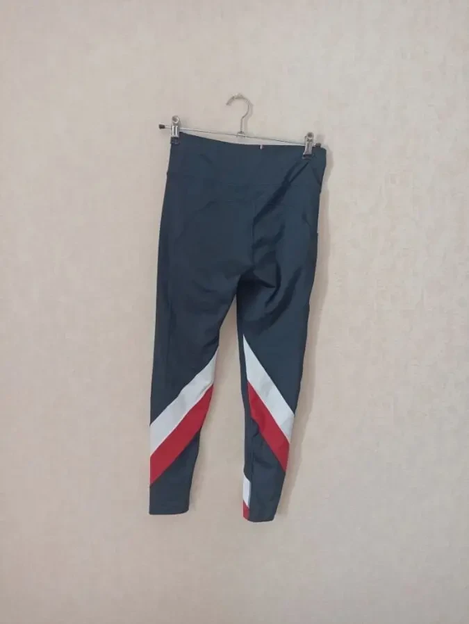 Tommy Hilfiger Спортивные женские капри т синие в разноцветные полоски М 6