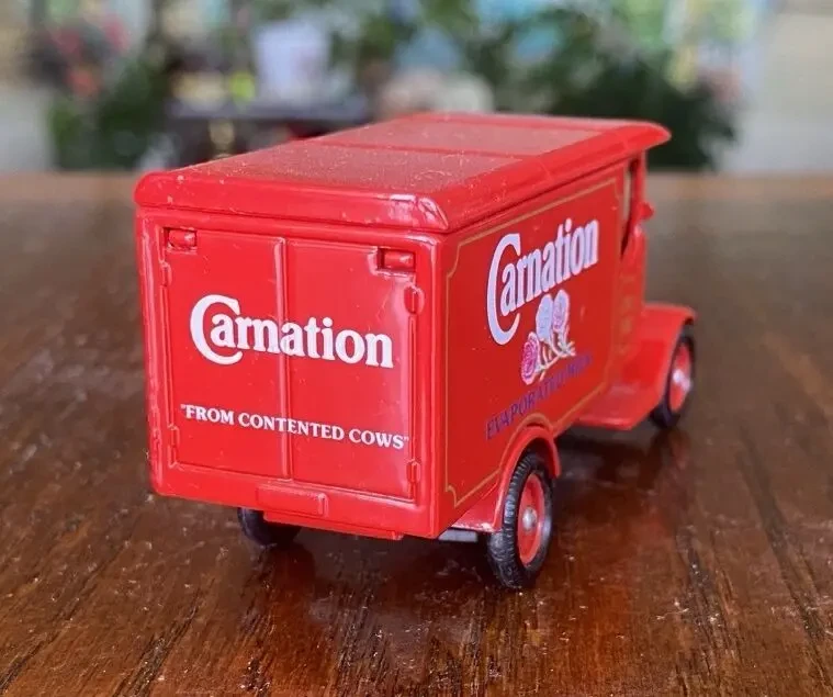 Игрушка модель автомобиля Carnation 1:43 Lledo Англия 5