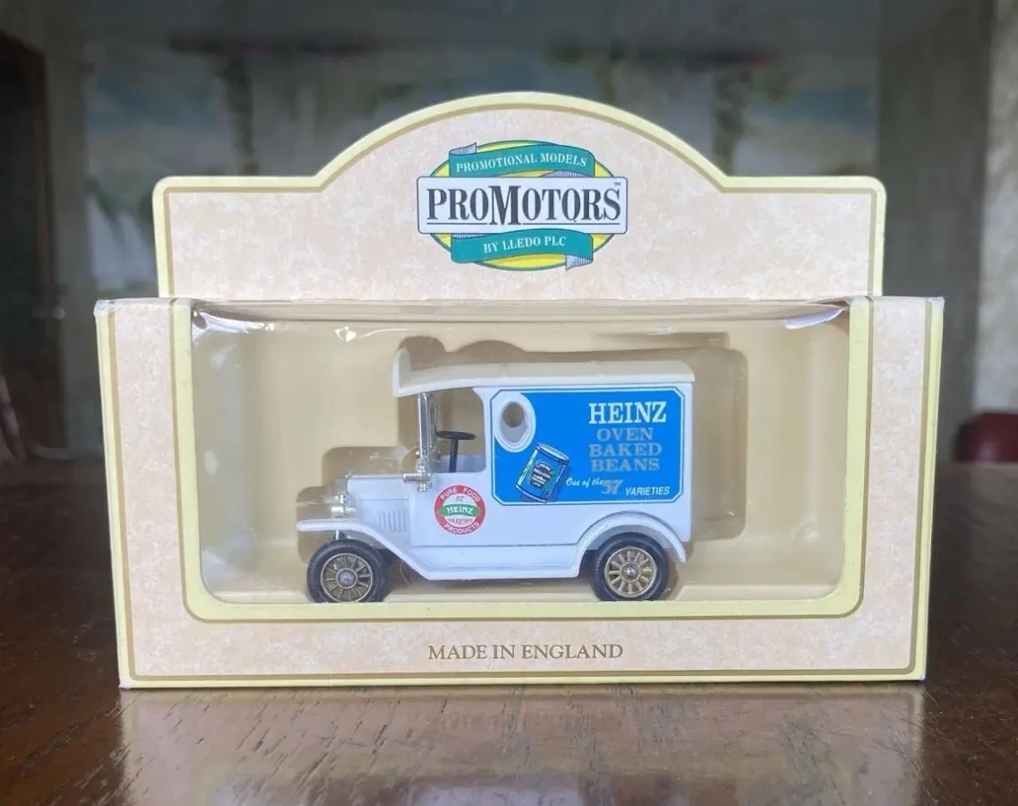 Игрушка модель автомобиля HЕinz 1:43 Lledo Англия