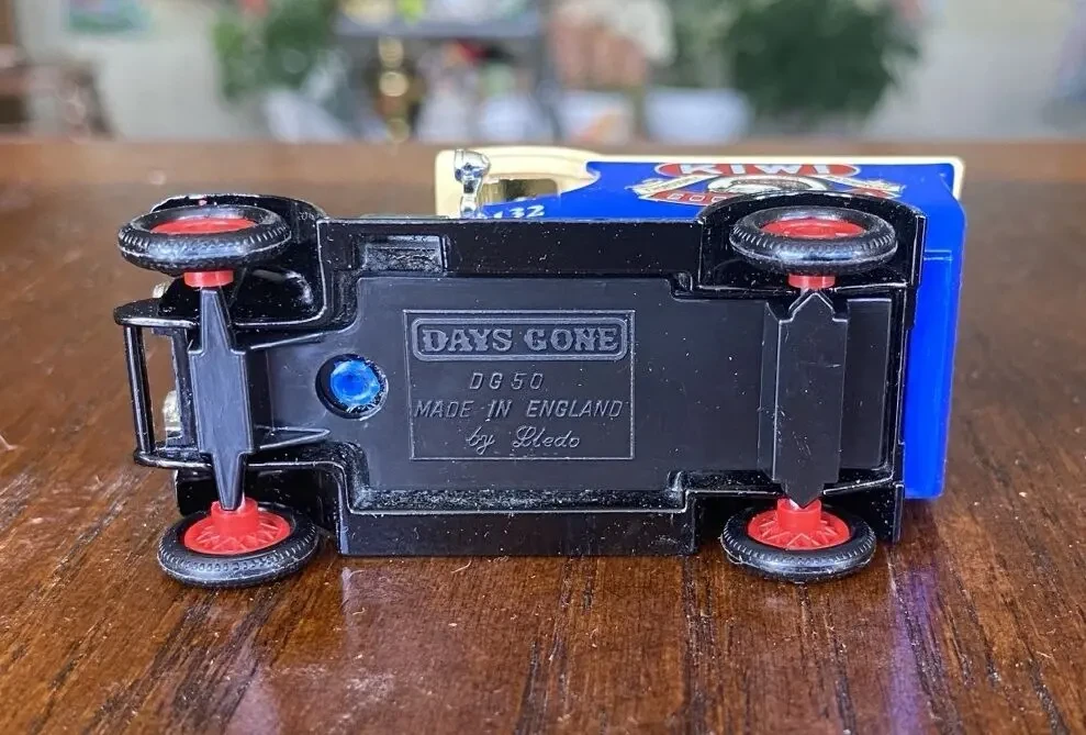 Игрушка модель автомобиля Kiwi 1:43 Lledo Англия 8