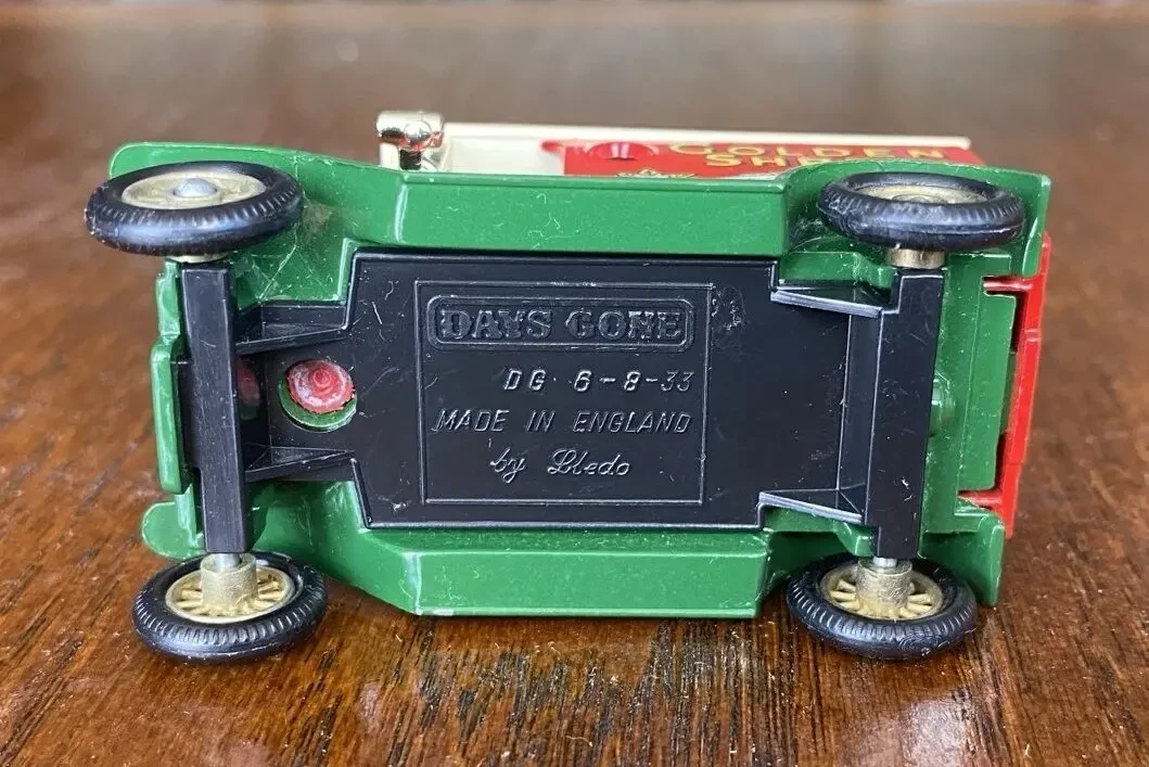Игрушка модель автомобиля Golden Shred 1:43 Lledo Англия 8