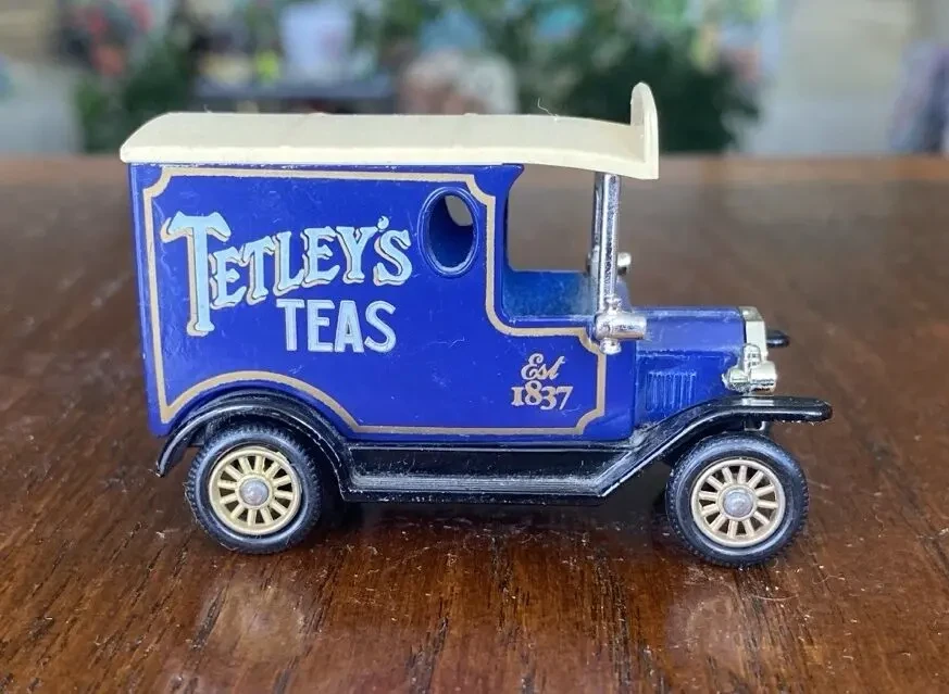 Игрушка модель автомобиля Tetleys Teas 1:43 Lledo Англия 4
