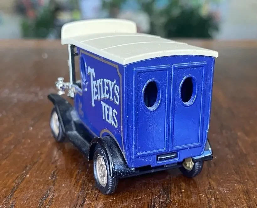 Игрушка модель автомобиля Tetleys Teas 1:43 Lledo Англия 6