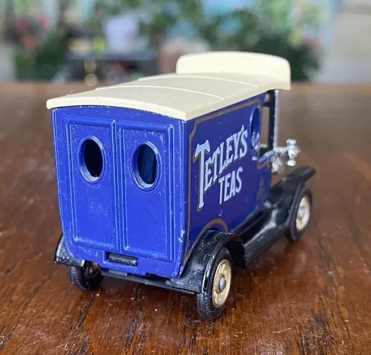Игрушка модель автомобиля Tetleys Teas 1:43 Lledo Англия 5