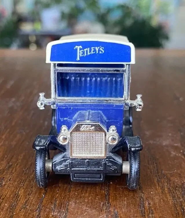 Игрушка модель автомобиля Tetleys Teas 1:43 Lledo Англия 2