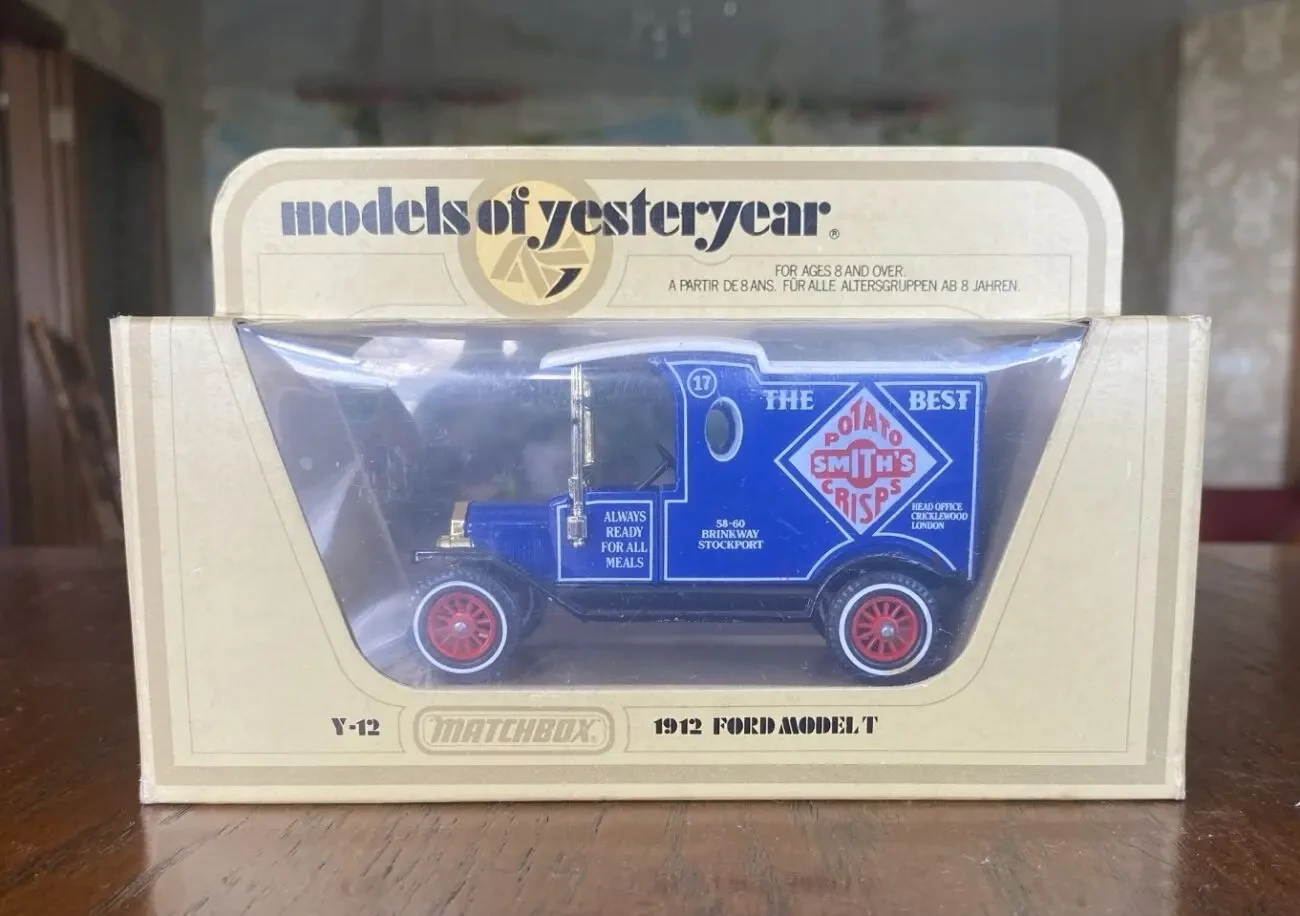 Игрушка модель автомобиля Ford Model T 1912 Potato Crisps 1:43 Yesteryear Matchbox Англия