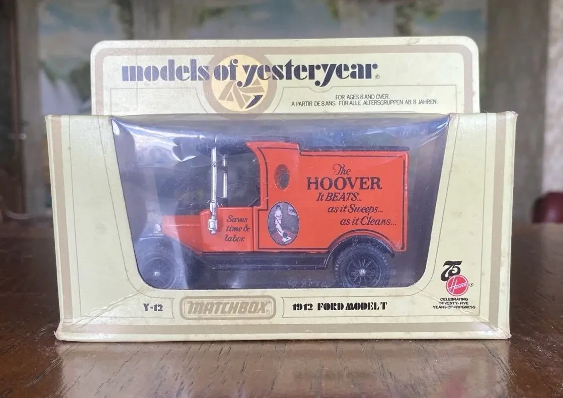 Игрушка модель автомобиля Ford Model T 1912 Hoover 1:43 Yesteryear Matchbox Англия