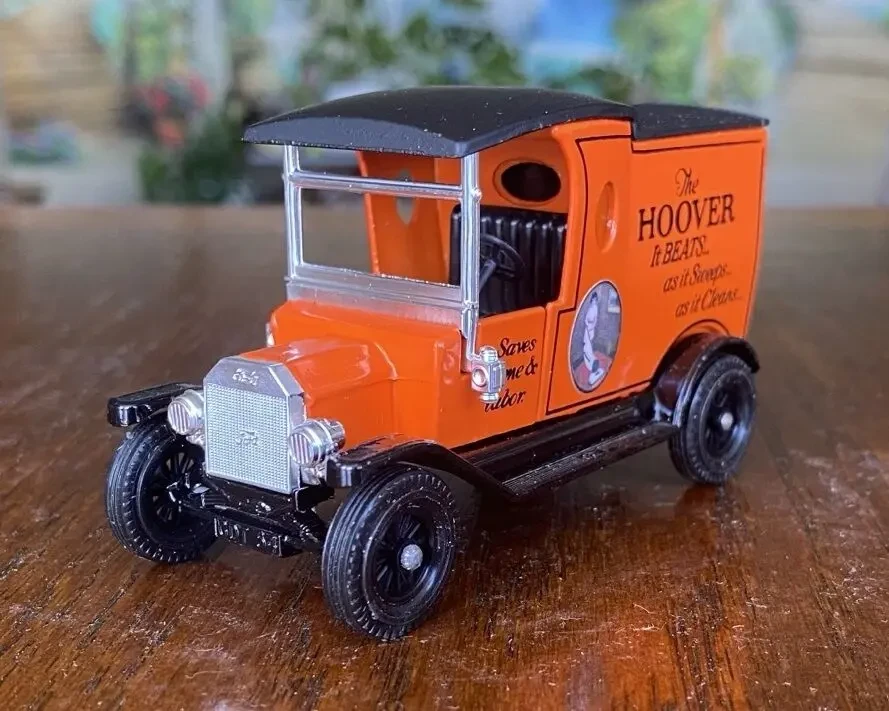 Игрушка модель автомобиля Ford Model T 1912 Hoover 1:43 Yesteryear Matchbox Англия 3