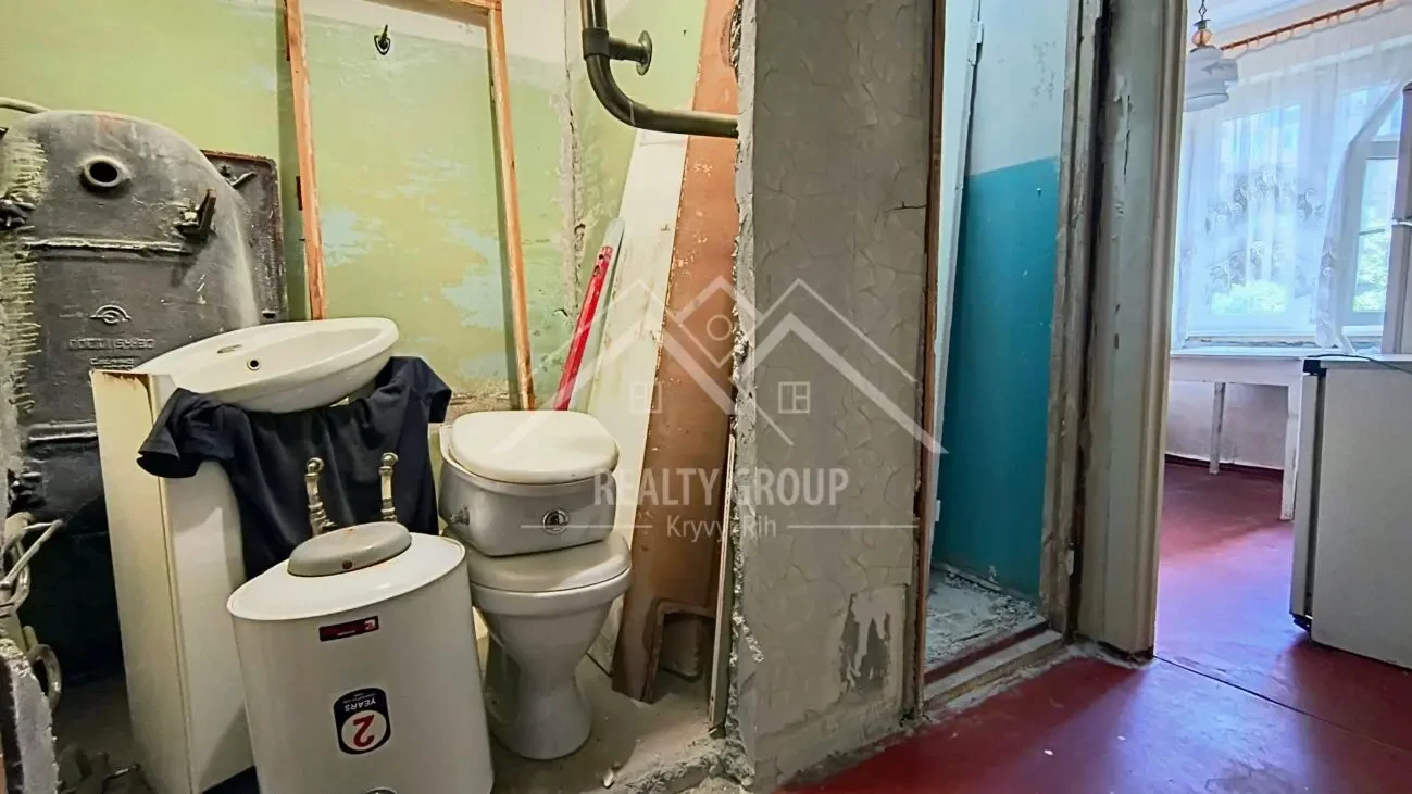 ПРОДАМ 2к по Миколаївському шосе 7