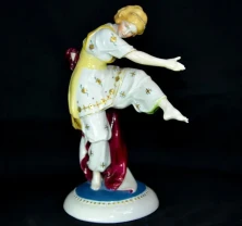 Танцовщица ROYAL VIENNA (Austria) 1877 - 1890