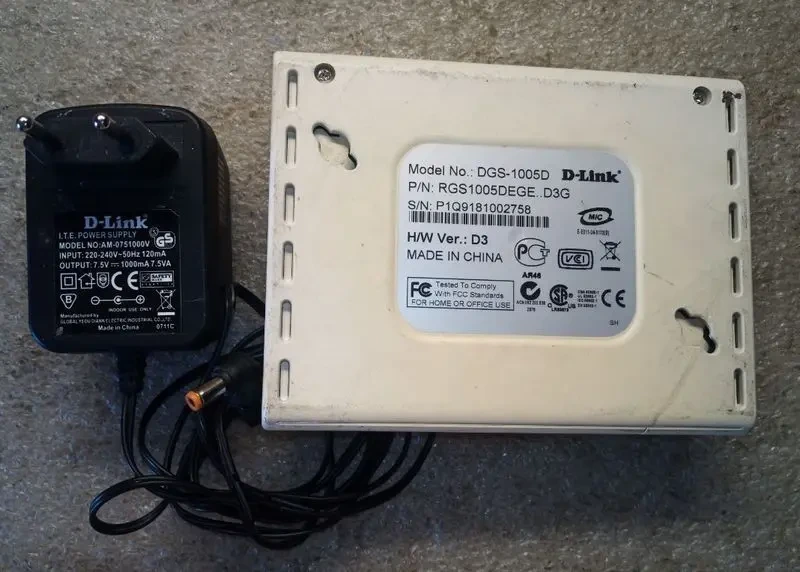 Маршрутизатор D-LINK DGS-1005D 4