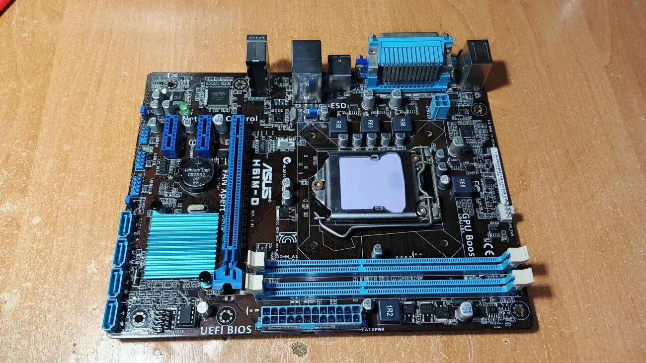 Материнская плата ASUS H61M-D (s1155, Intel H61, PCI-Ex16)